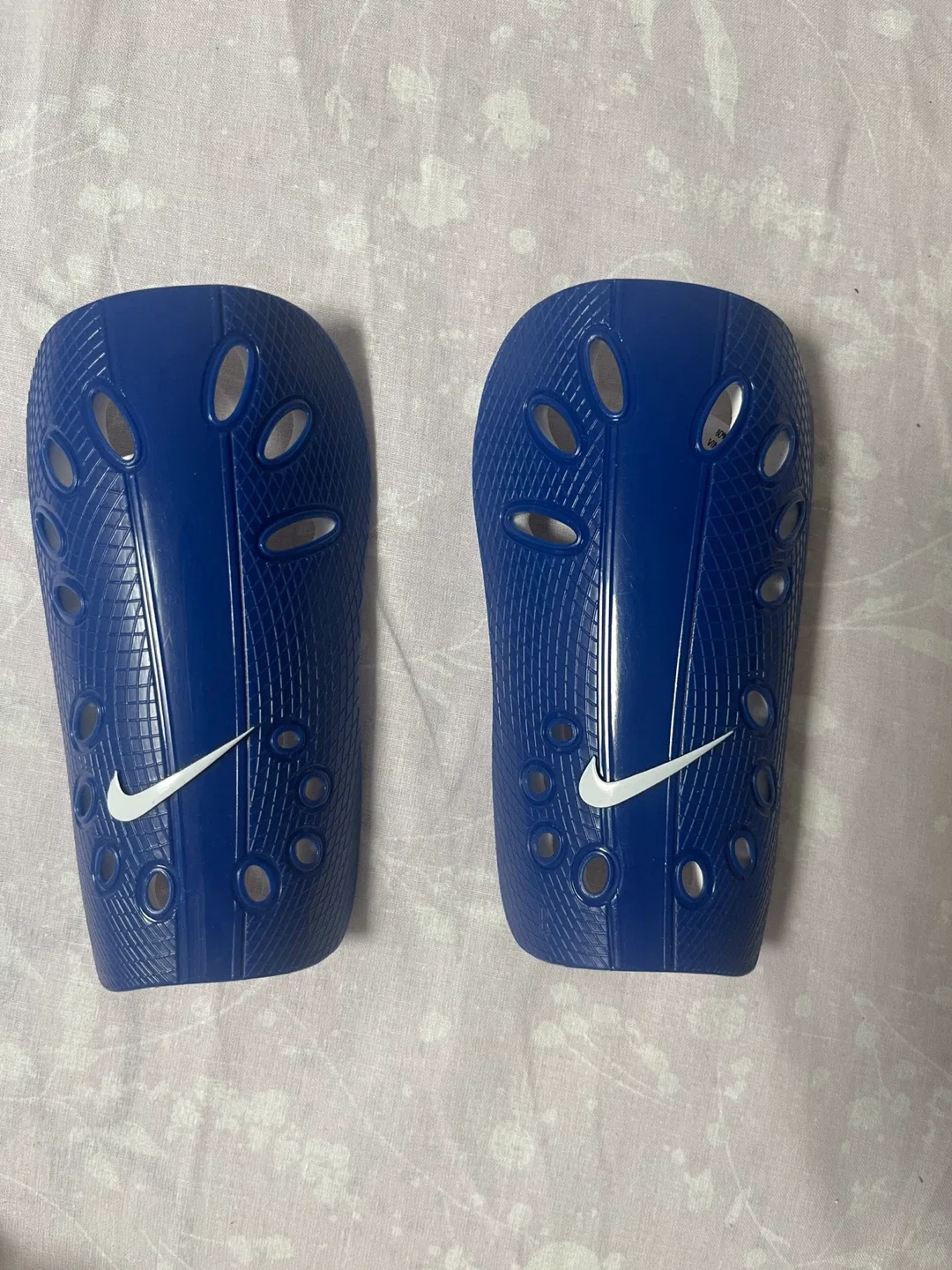 Nike Mercurial Lite Soccer Shin Guards - Blue image indicator(2)