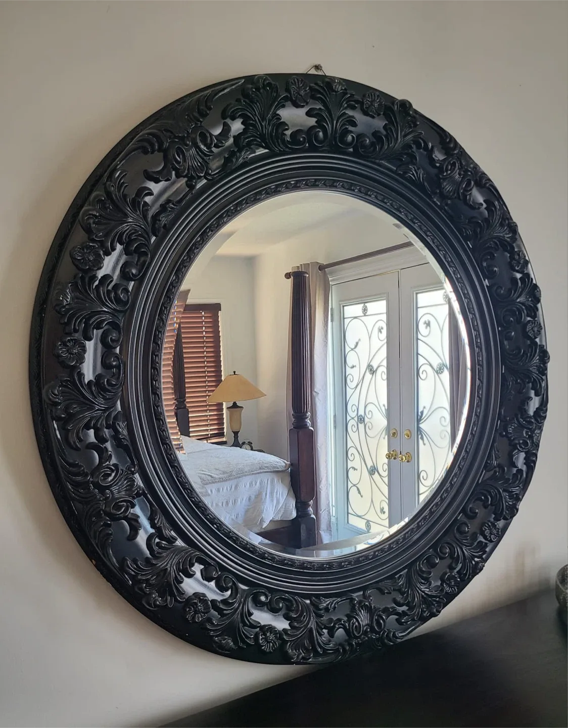Black Ornate Round Mirror thumbnail