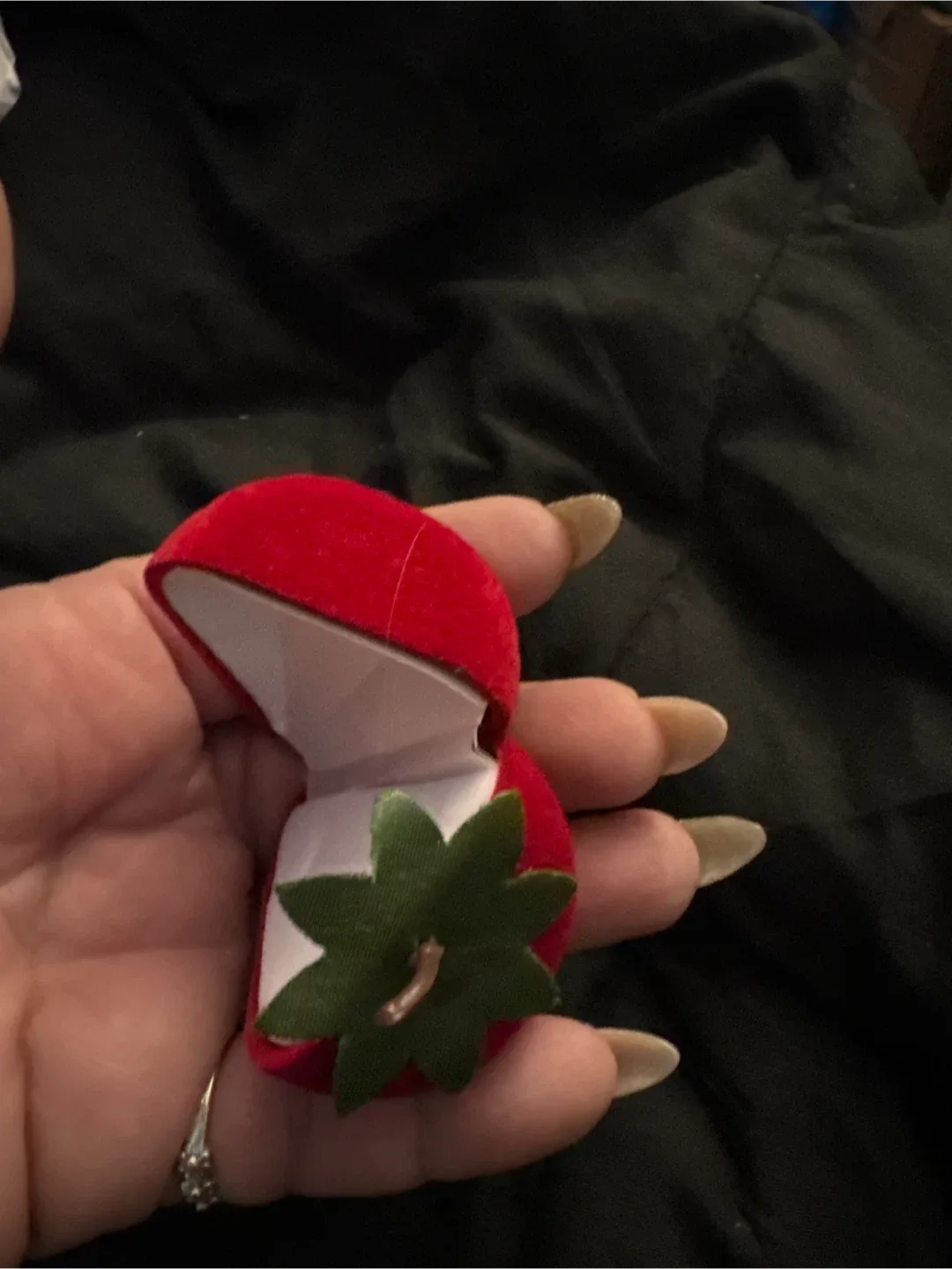 New Red Strawberry Ring Box image indicator(4)