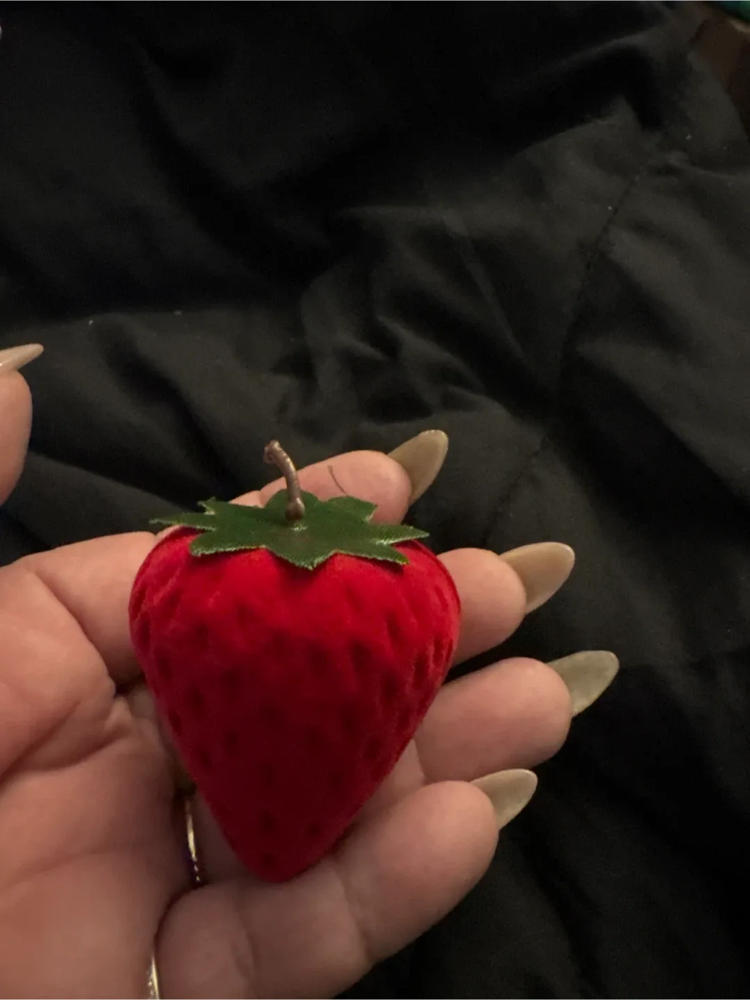 New Red Strawberry Ring Box image indicator(6)