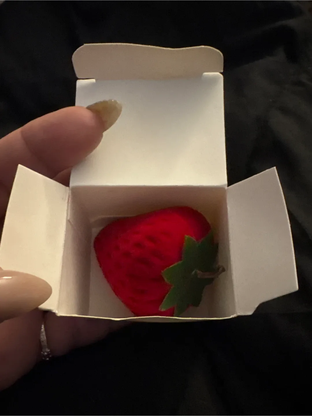 New Red Strawberry Ring Box image indicator(7)