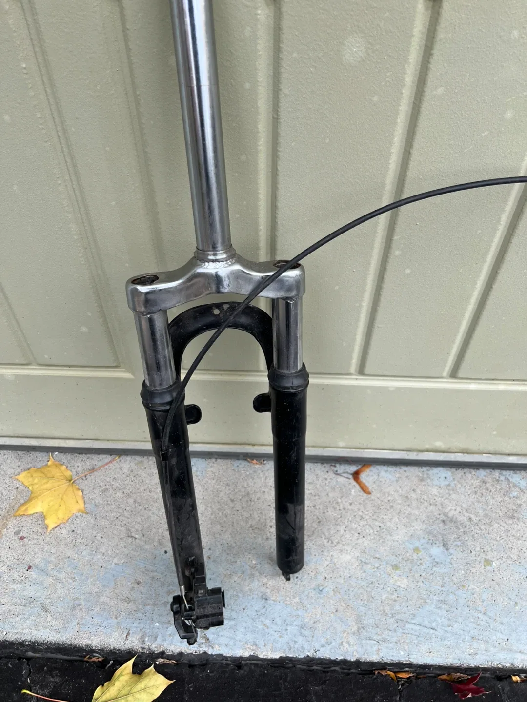 Used Bicycle Fork with front brake and cable assembly image indicator(3)