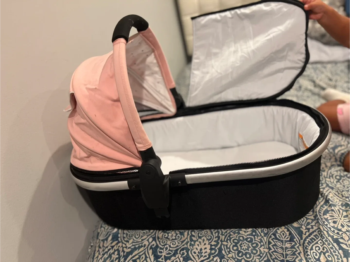 Bassinet - Pink image indicator(2)