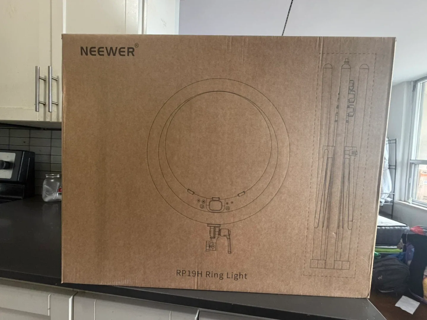 NEEWER RP19H 19" Ring Light with Tripod Stand thumbnail