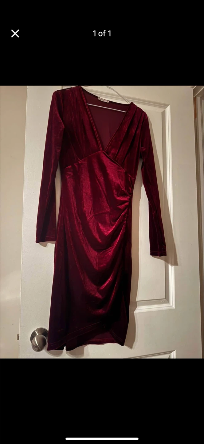 Huhot Burgundy Velvet Long Sleeve Dress medium