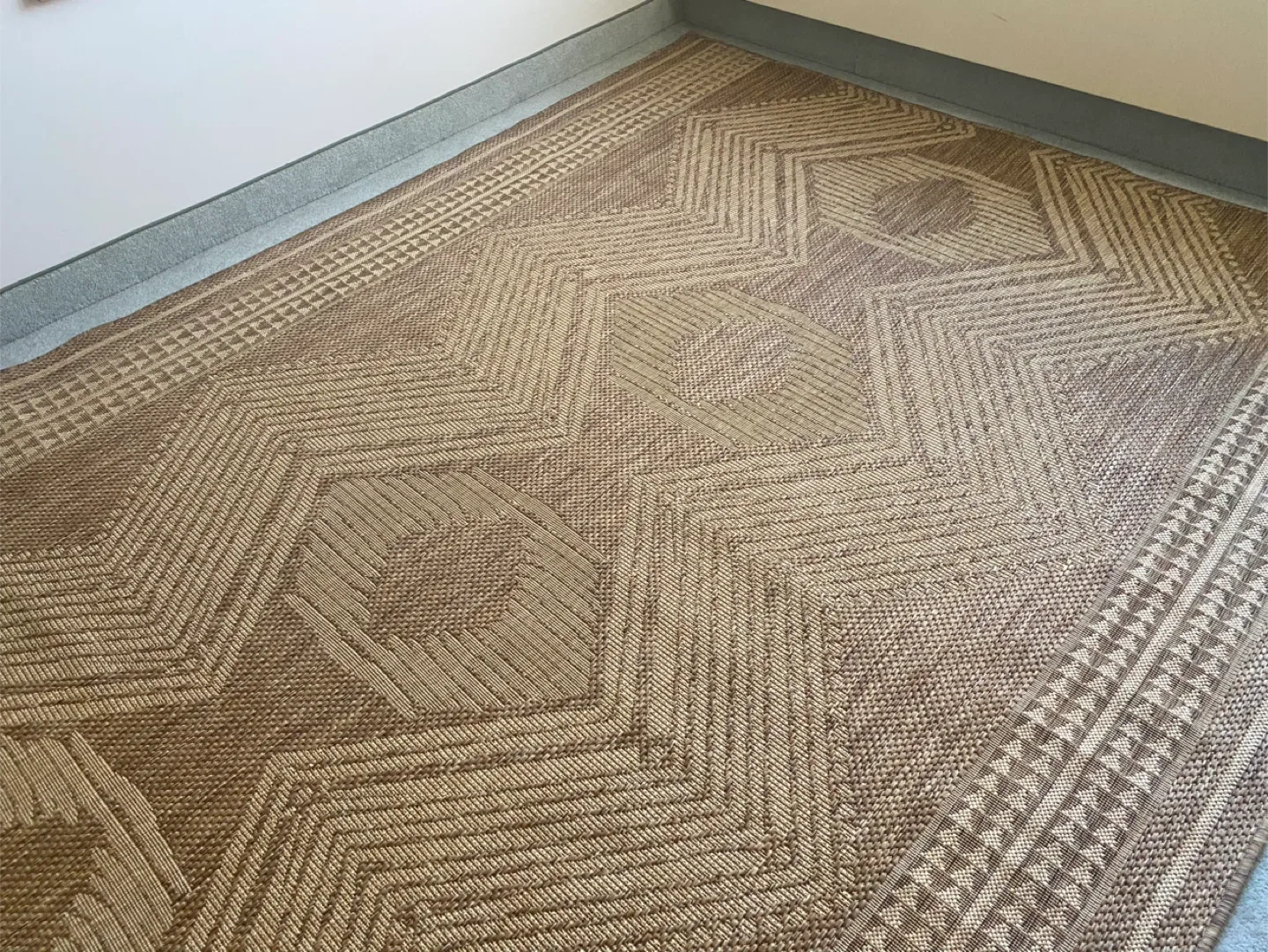 Tan Woven Geometric Rug –Large size!!! image indicator(3)