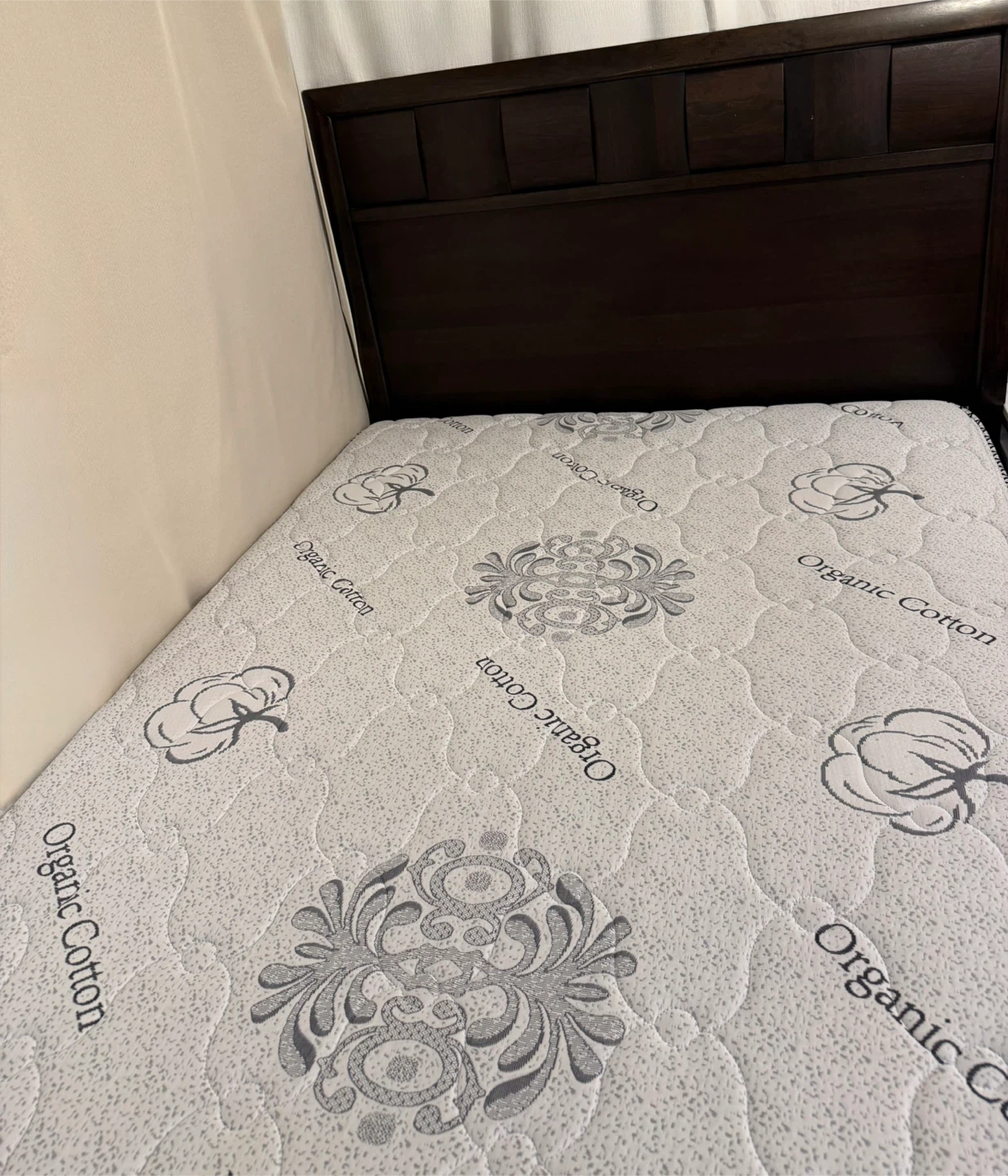 Bedroom set with dresser/ mirror and night table for sale - photo 2