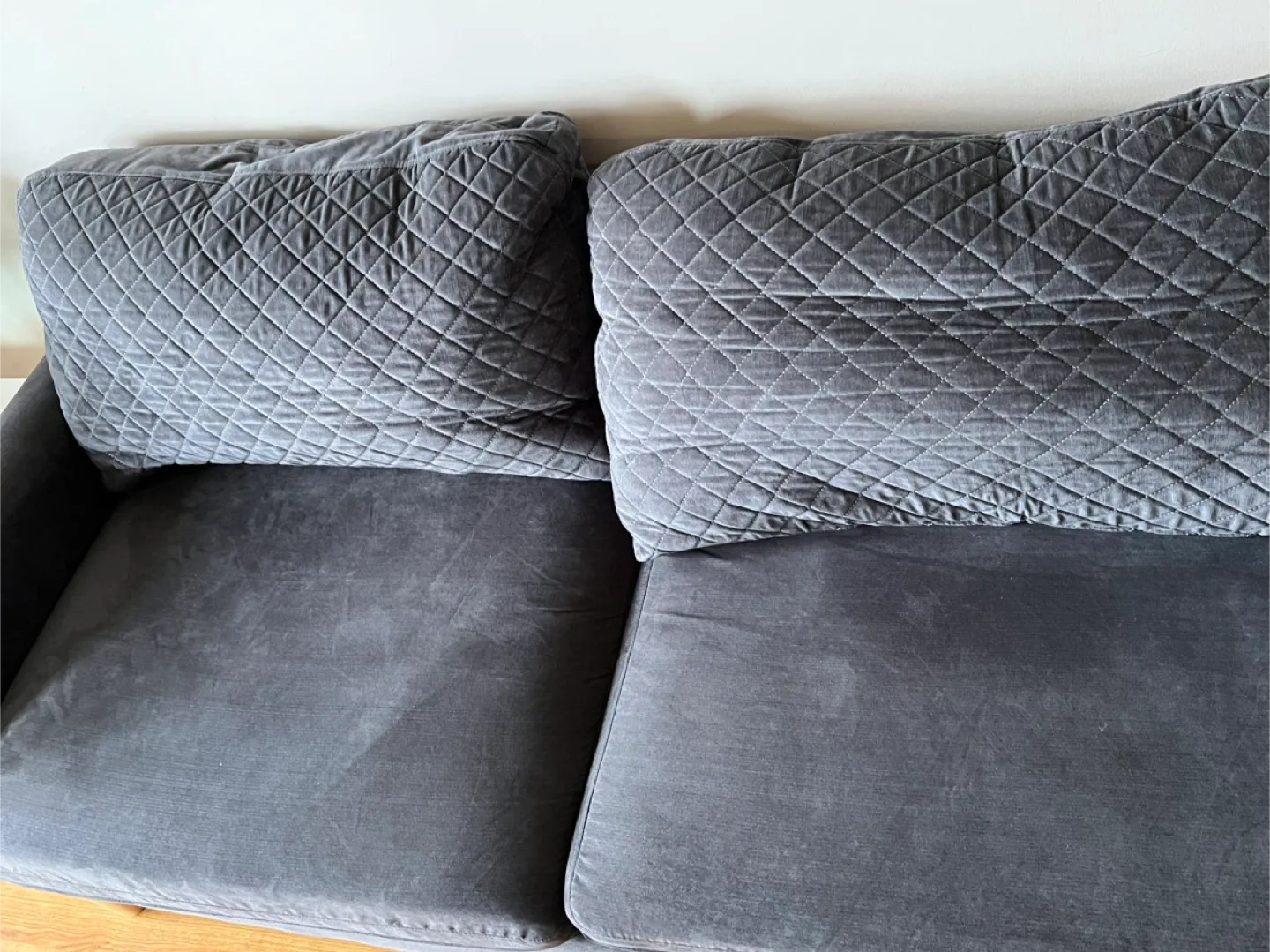 Grey Quilted Sofa -TOOL FREE ASSEMBLY- EASY TO TRANSPORT image indicator(7)