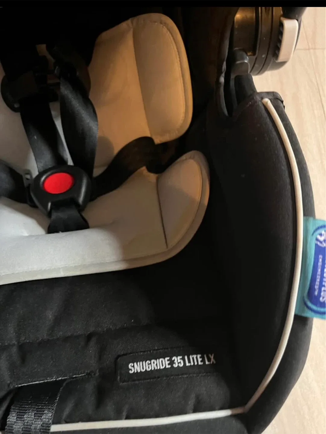Graco SnugRide 35 Lite LX Infant Car Seat image indicator(2)