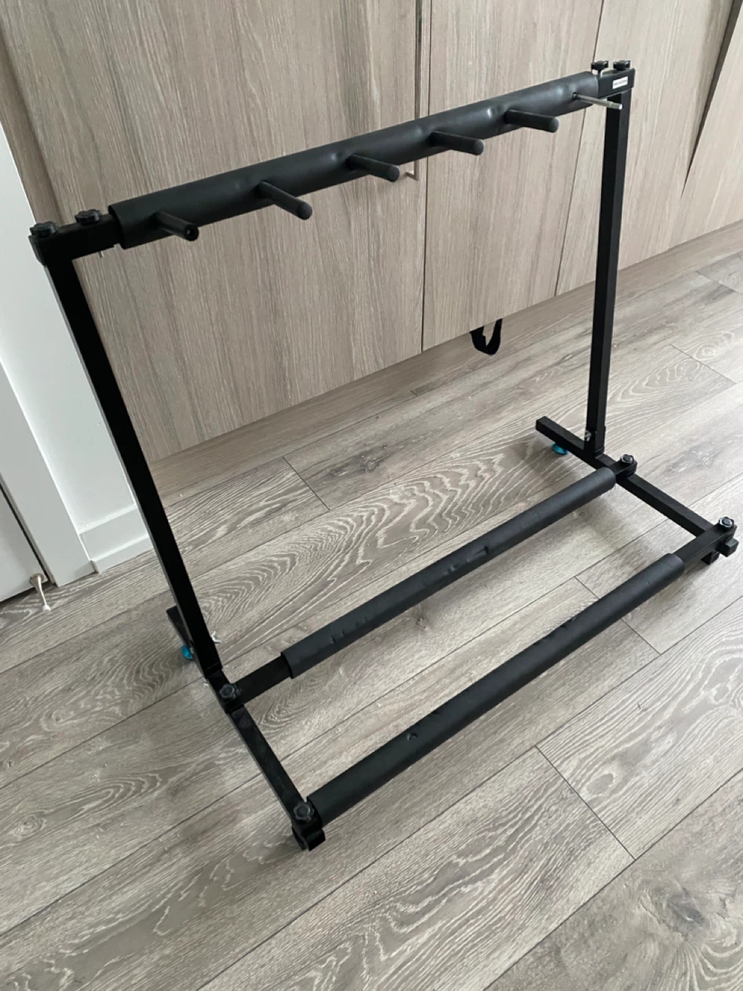 Guitar Stand Rack - Holds 5 Guitars - photo 2