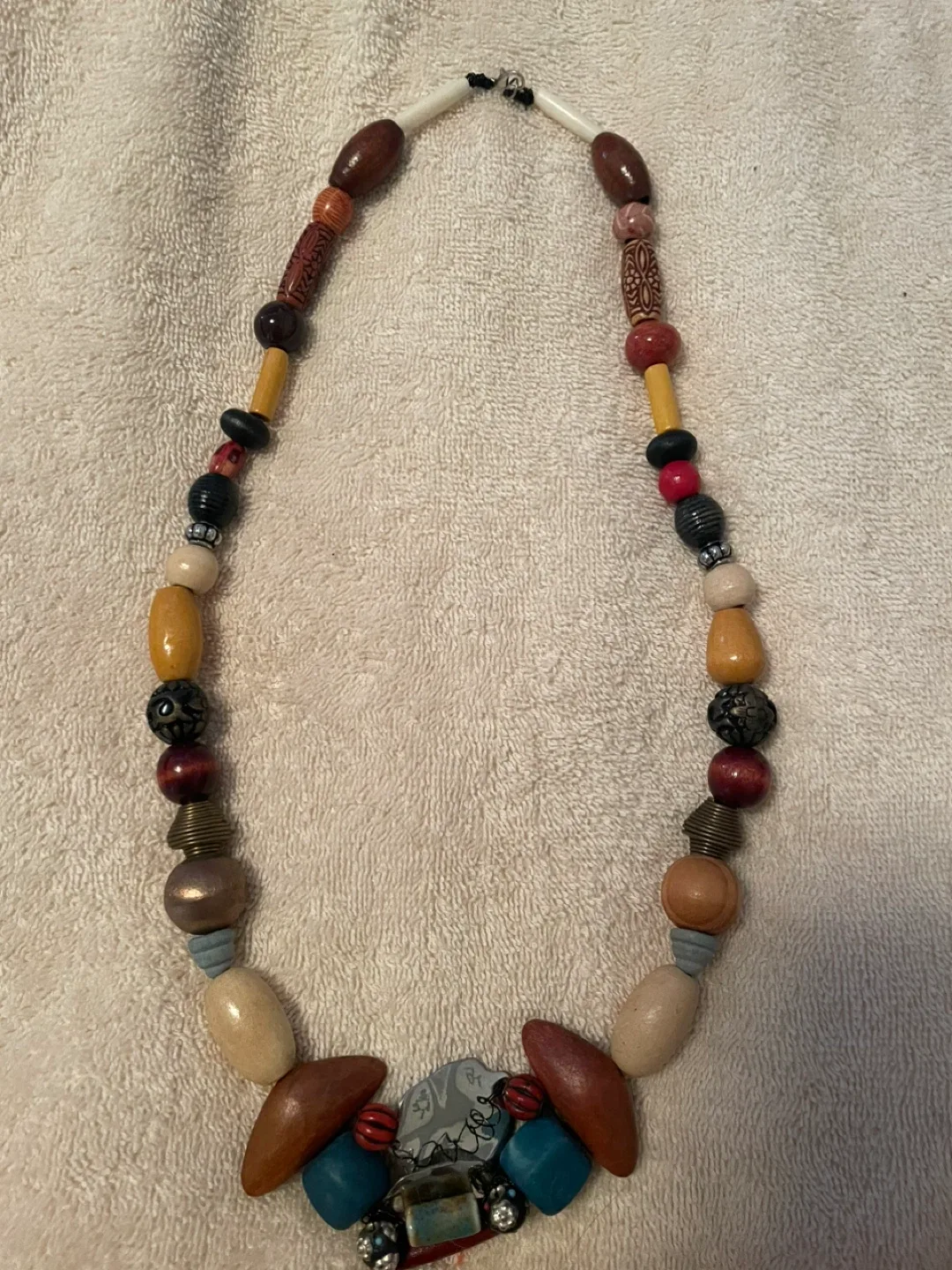 Beaded Necklace image indicator(2)