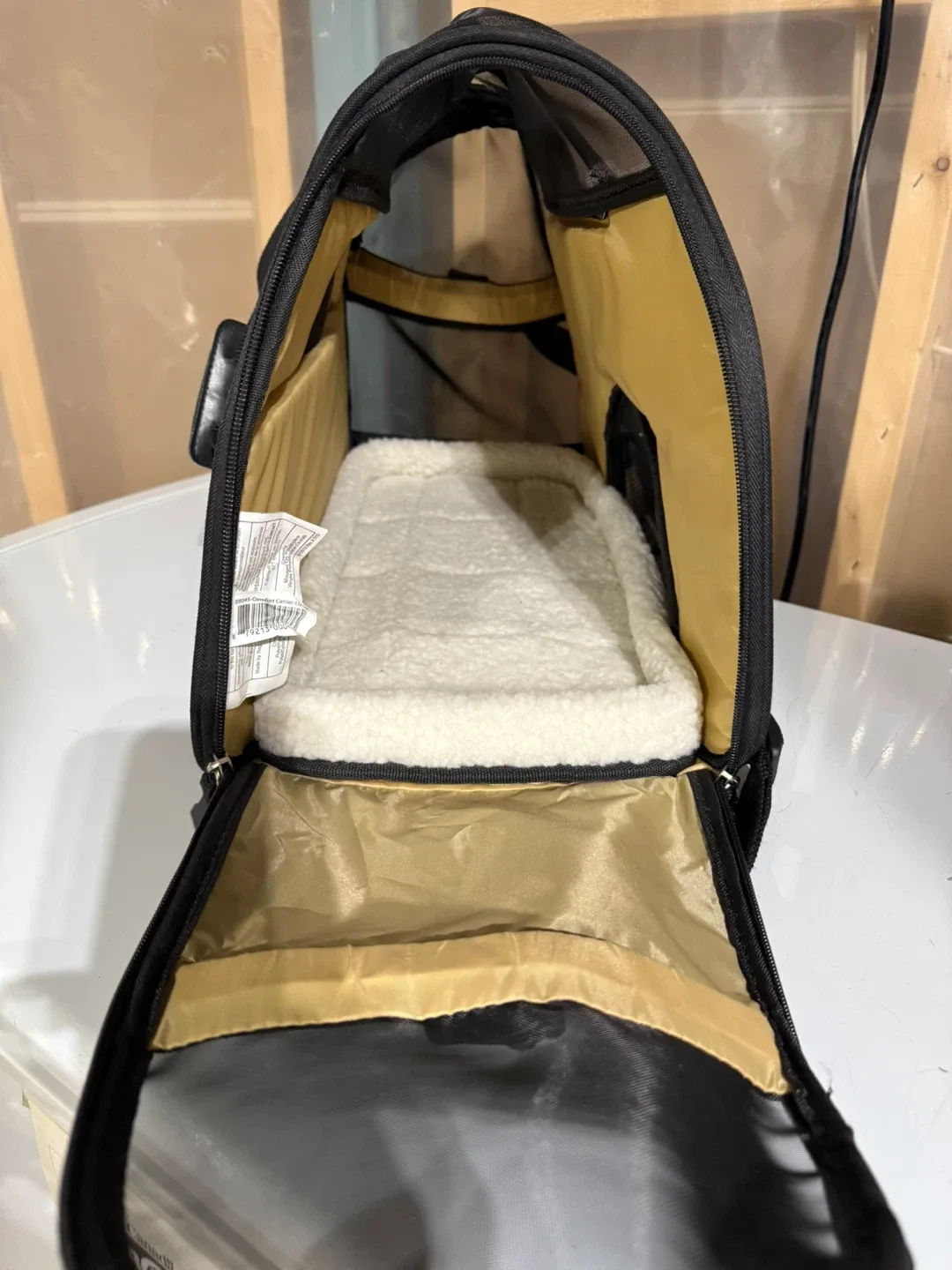 Black Pet Carrier - Like New! image indicator(2)