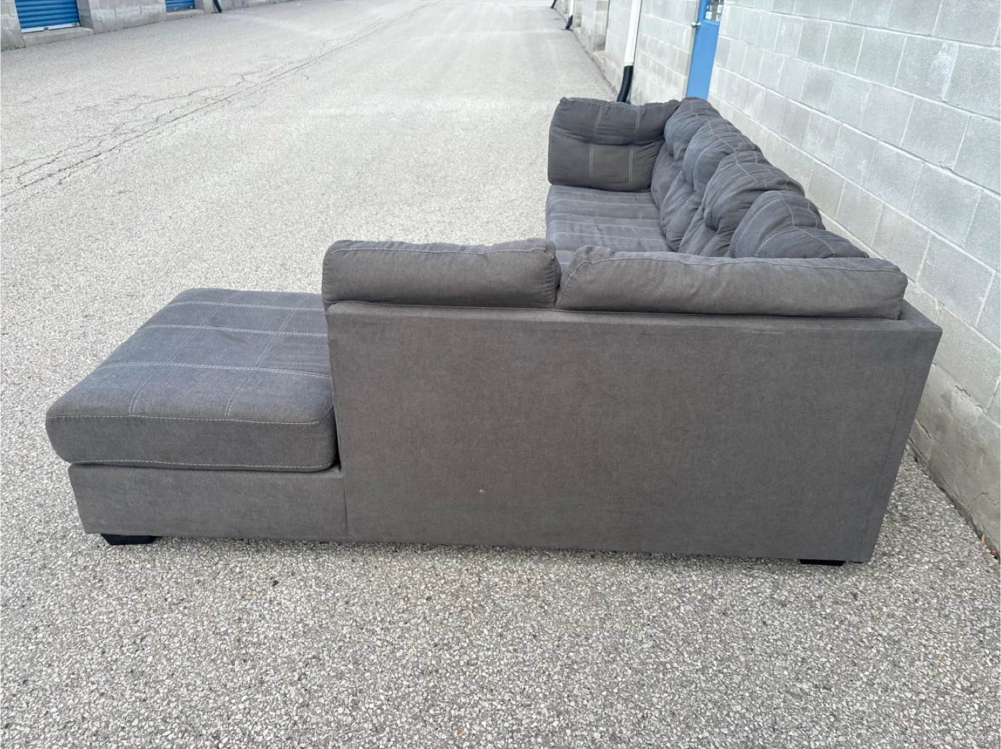 FREE DELIVERY✅  ASHLEY PITKIN MODERN SECTIONAL COUCH w/ CHAISE image indicator(8)