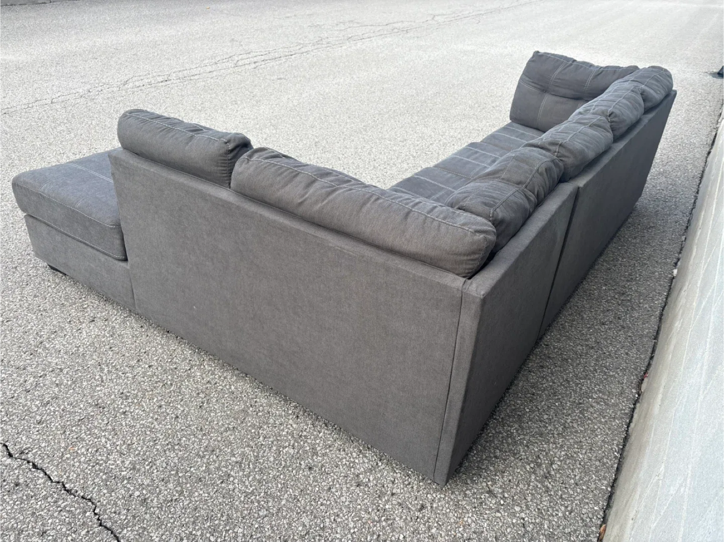 FREE DELIVERY✅  ASHLEY PITKIN MODERN SECTIONAL COUCH w/ CHAISE image indicator(9)