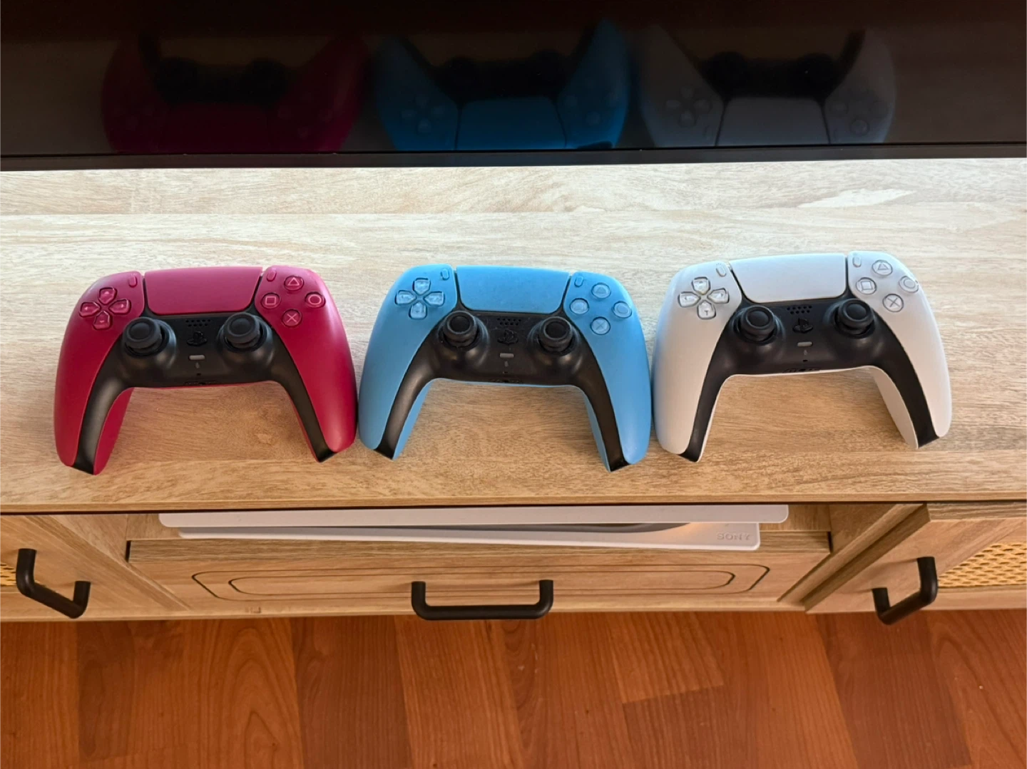 PlayStation 5 + 3 DualSense Controllers - photo 3