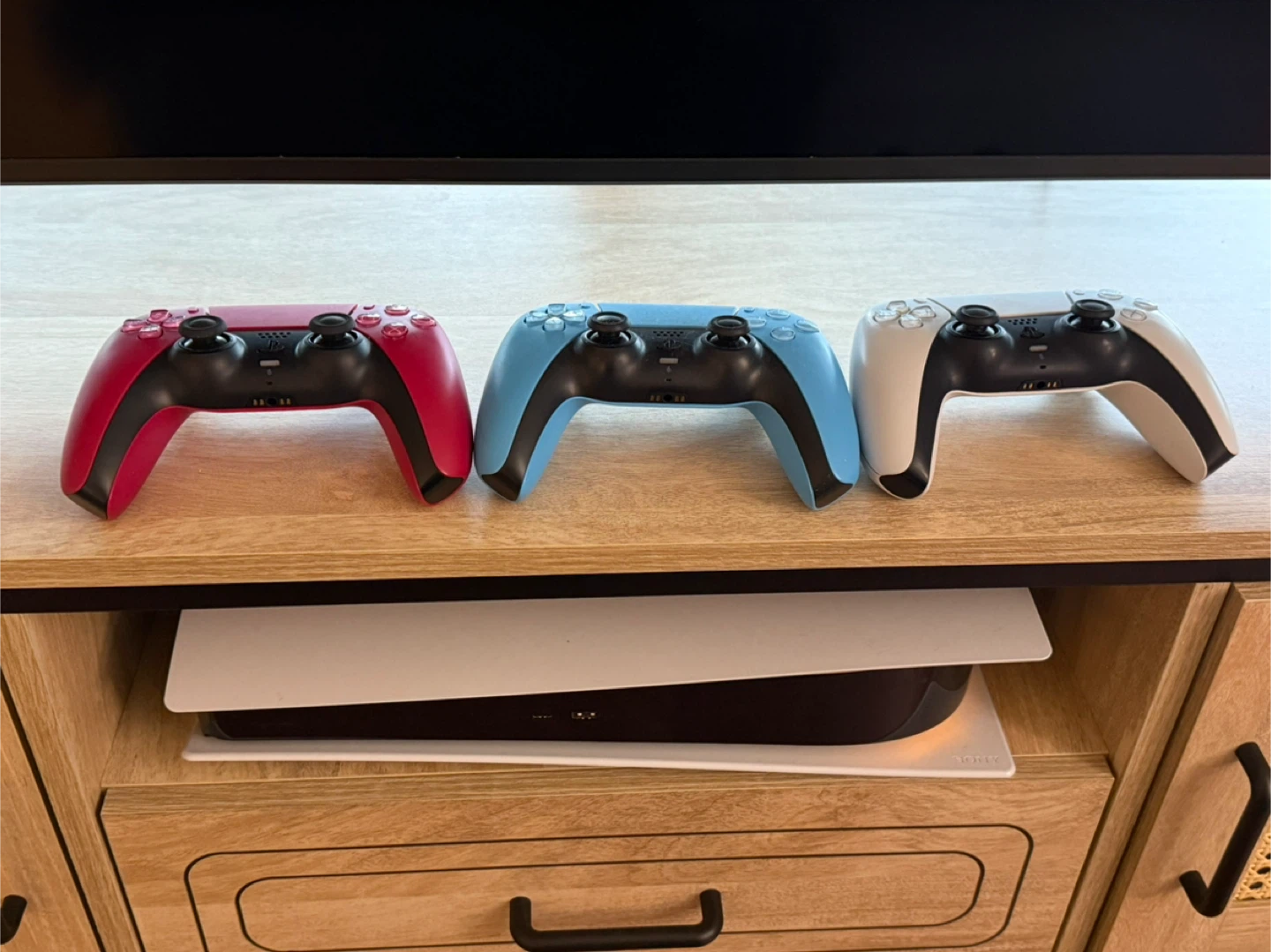 PlayStation 5 + 3 DualSense Controllers - photo 2