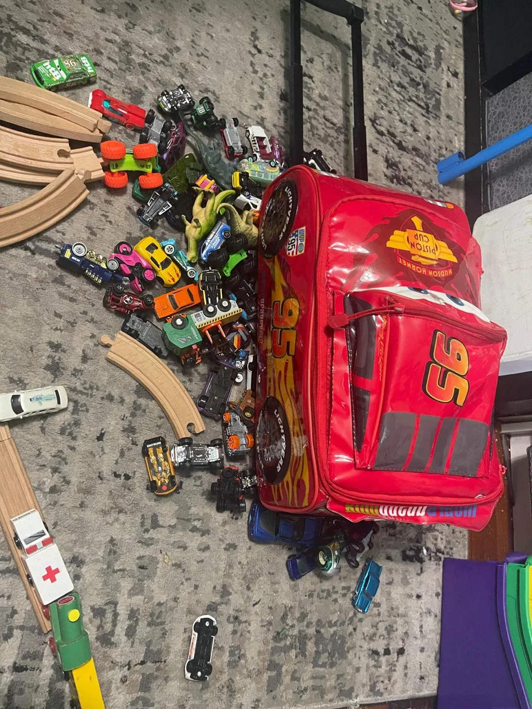 Toy Car Collection with Disney Pixar Cars Suitcase thumbnail