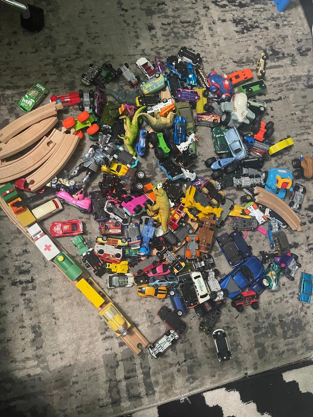 Toy Car Collection with Disney Pixar Cars Suitcase image indicator(6)