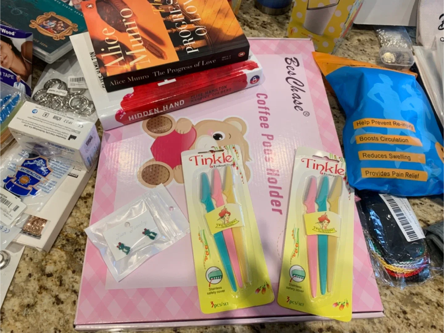 Mixed items - books, beauty, home goods image indicator(5)