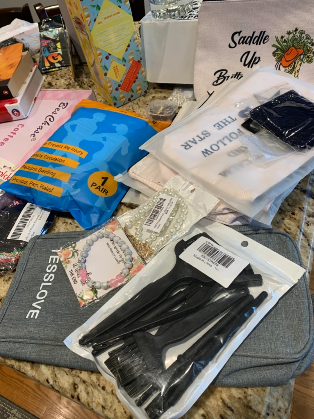 Mixed items - books, beauty, home goods - photo 3