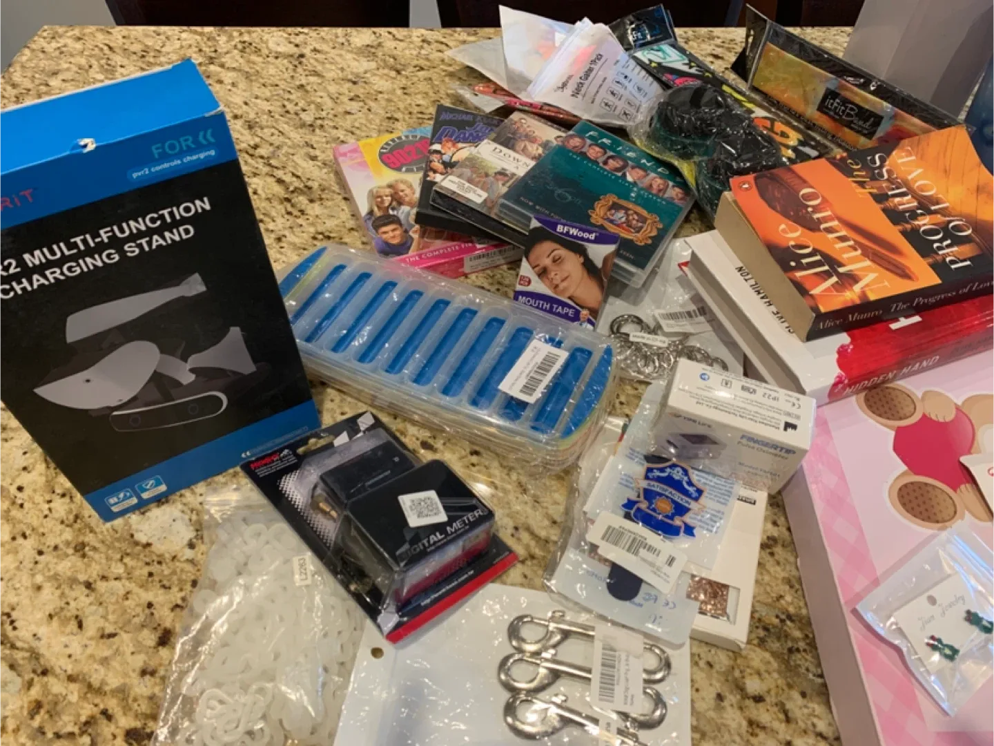 Mixed items - books, beauty, home goods image indicator(7)