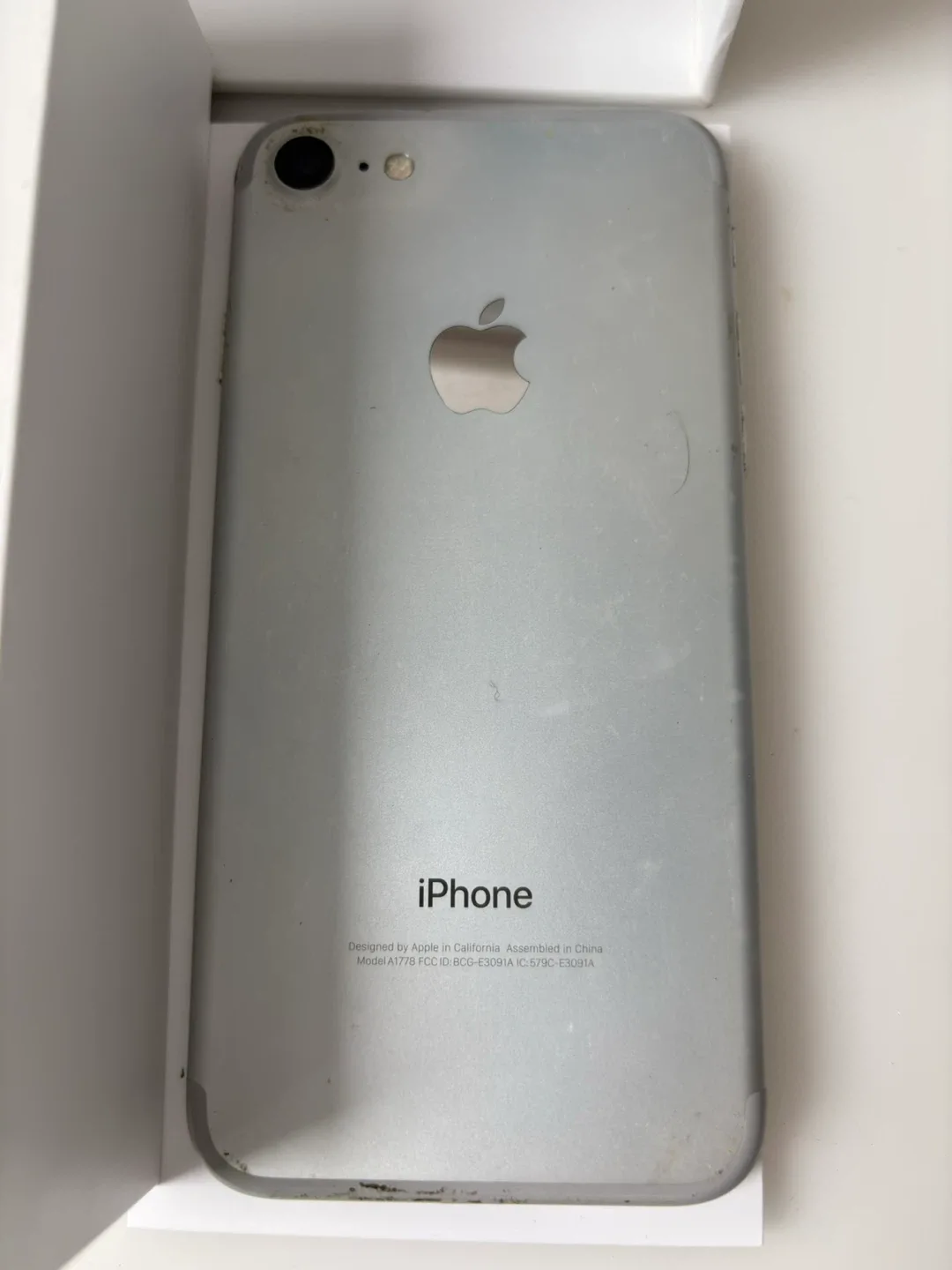 Apple iPhone 7 Silver 32GB image indicator(6)