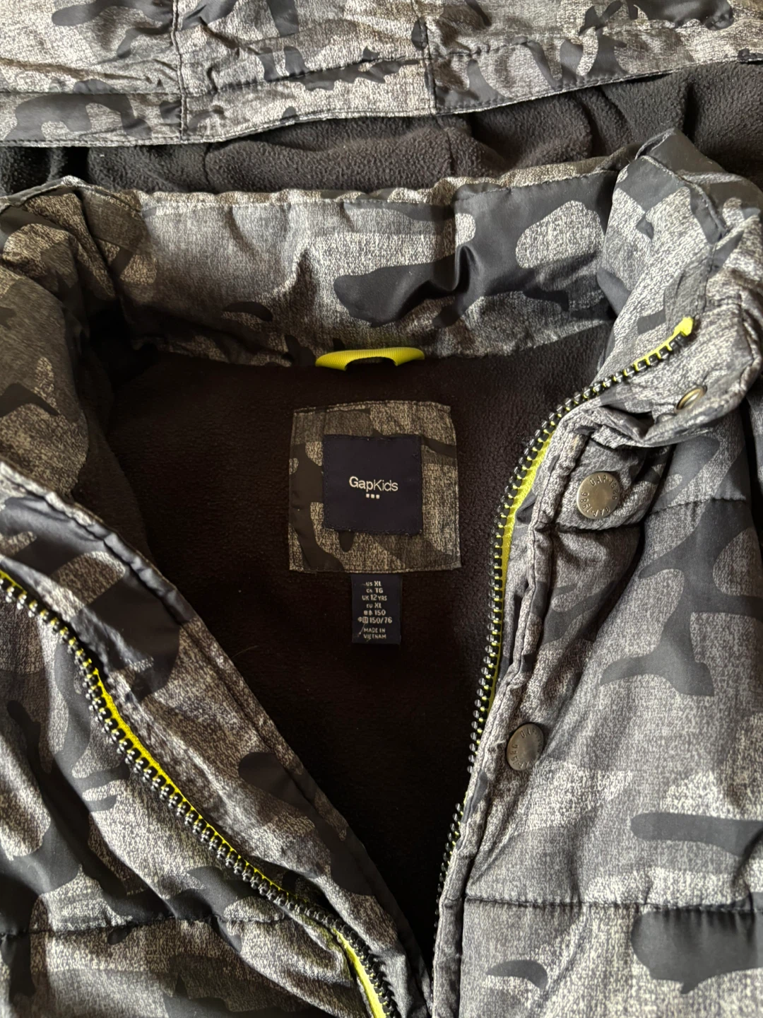 Gap Kids Camo Puffer Jacket - Size XS - photo 4