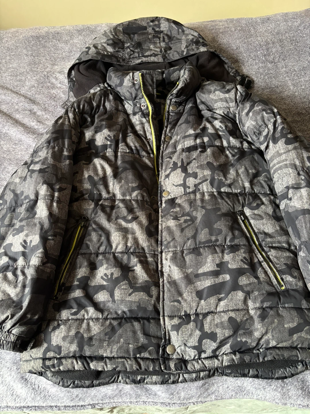 Gap Kids Camo Puffer Jacket - Size XS