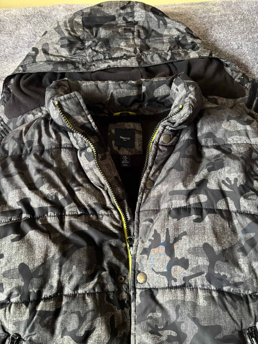 Gap Kids Camo Puffer Jacket - Size XS - photo 3