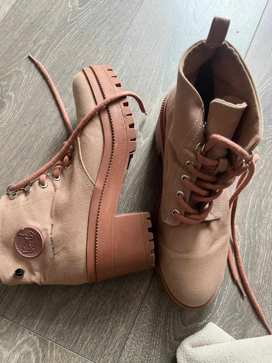 Loly in the Sky Boots - Size 9 image indicator(2)