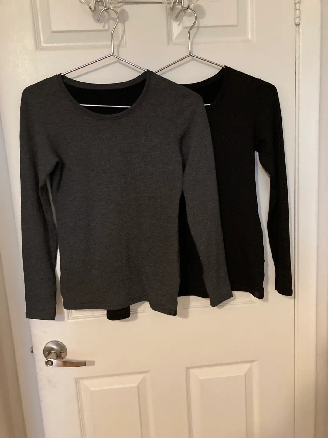 Uniqlo Heattech Ultra Warm Tops - Size S image indicator(2)