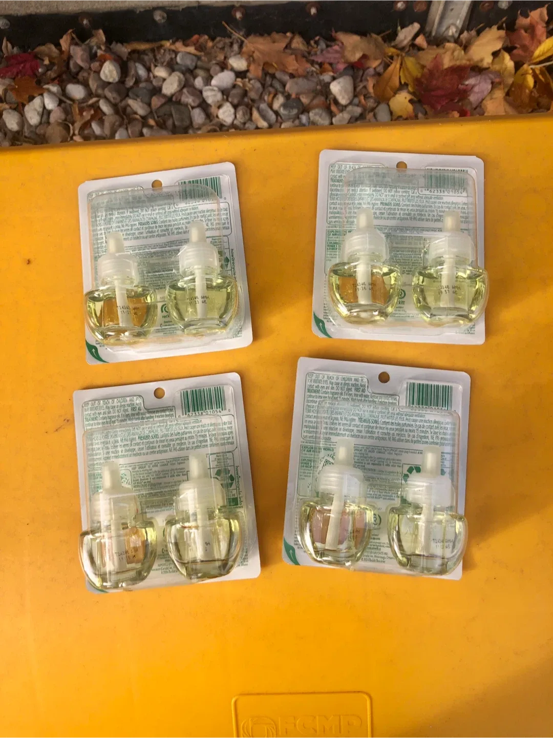 Air Wick Vibrant Sweet Vanilla & Shea Butter Refills image indicator(2)