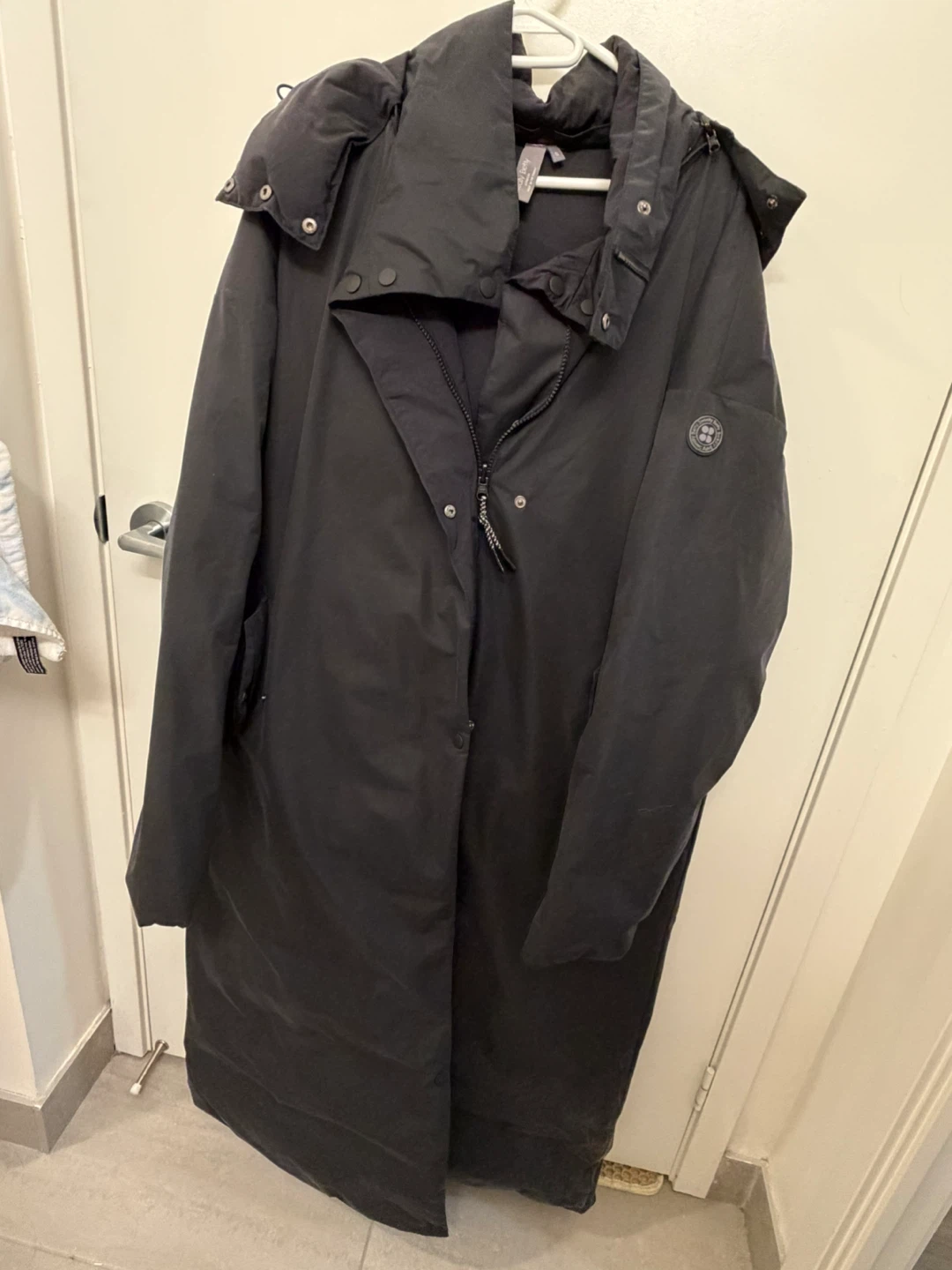 Extra long Sweaty Betty Black Puffer Coat - Size S