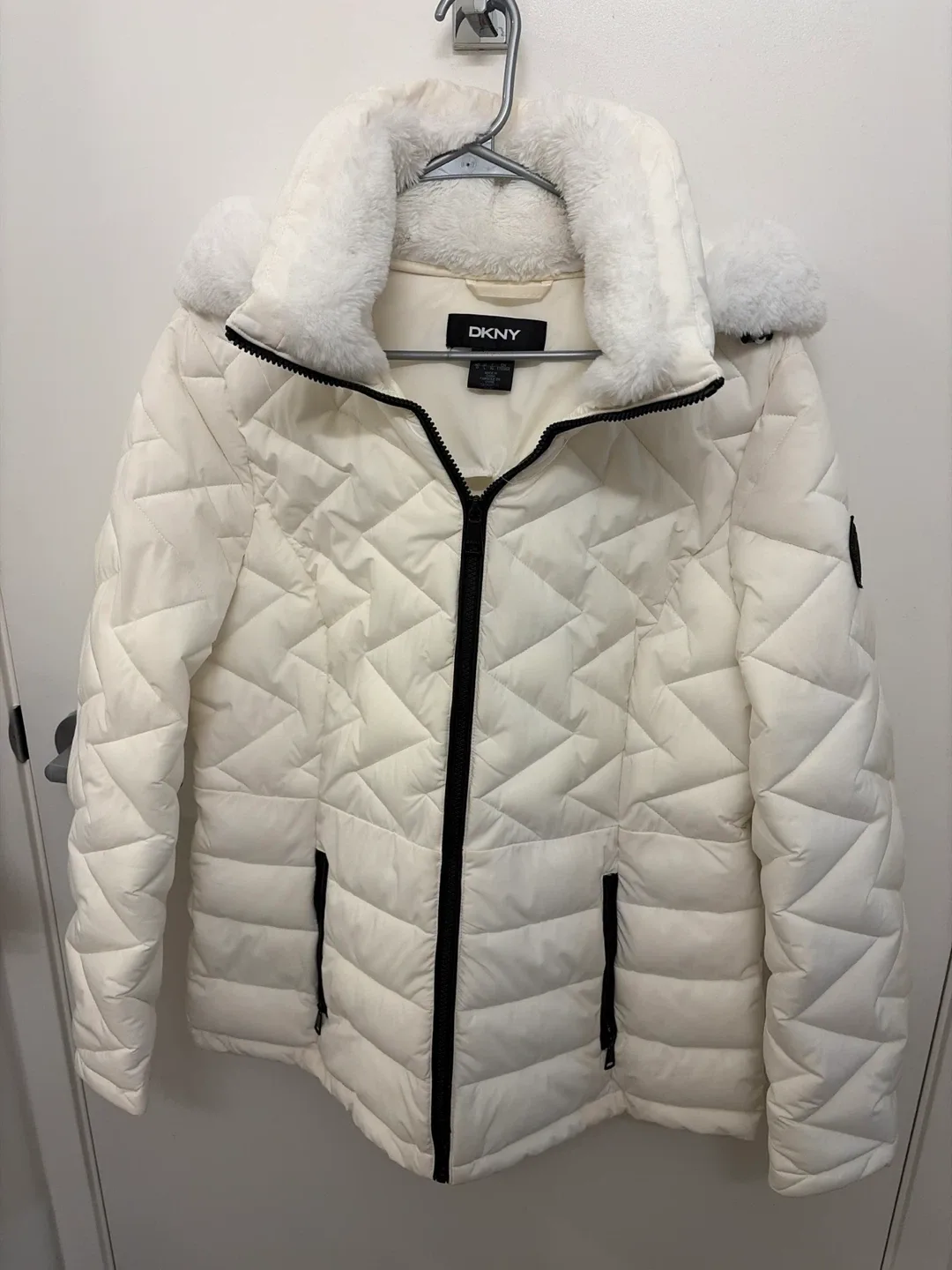 DKNY Puffer Jacket - Size L thumbnail