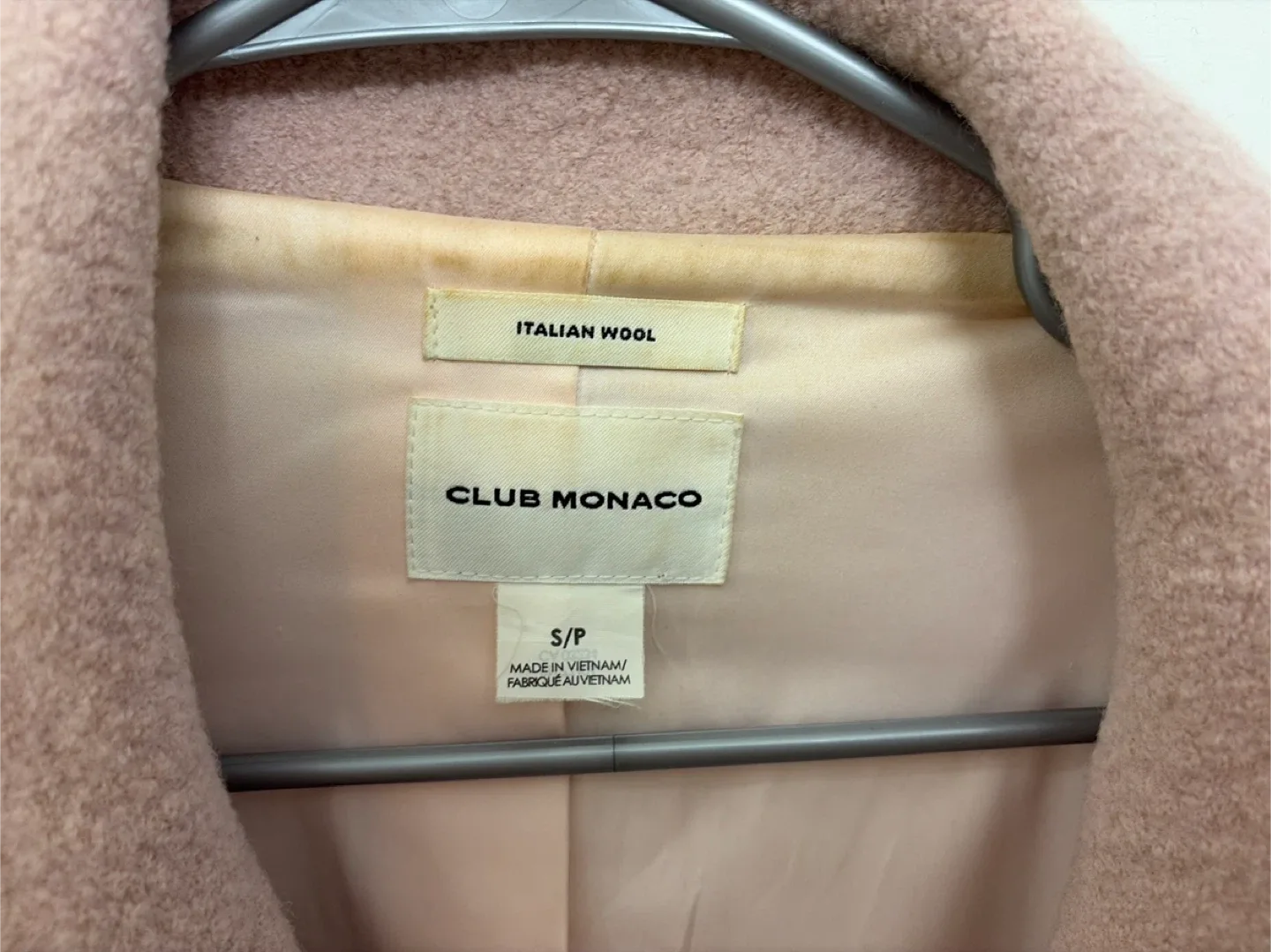 DKNY Puffer Jacket - Size L image indicator(4)