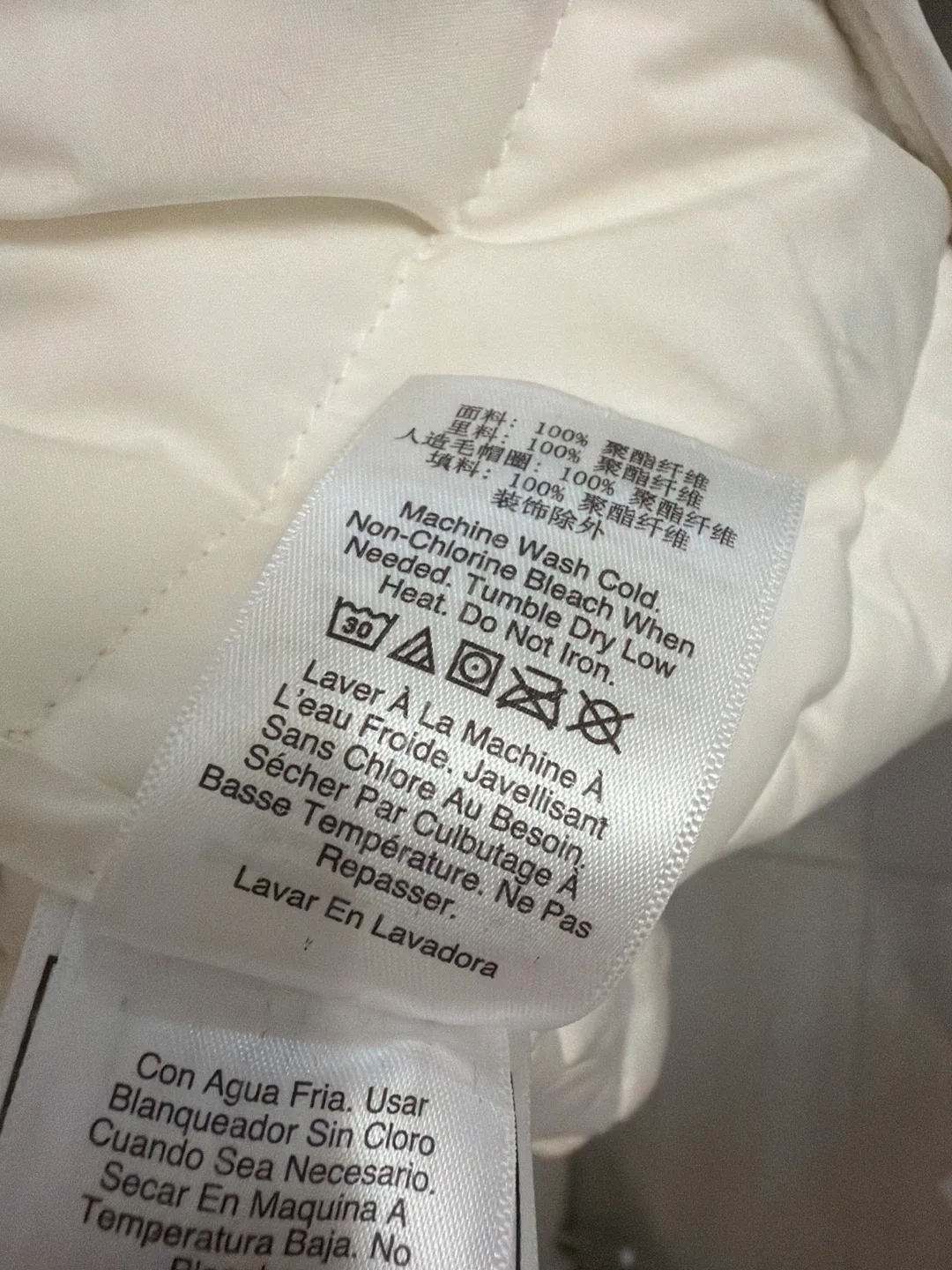 DKNY Puffer Jacket - Size L image indicator(7)