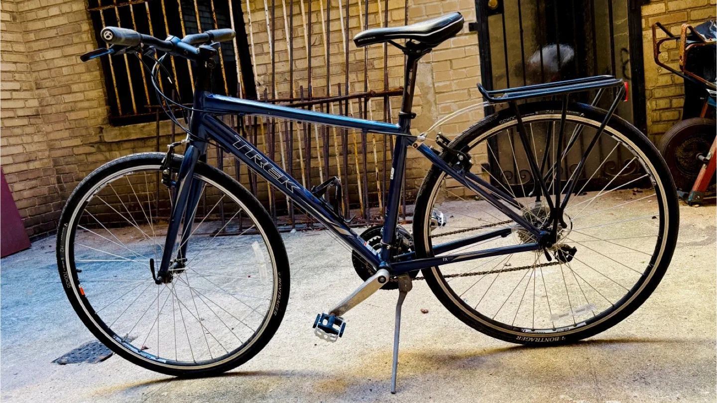 Trek FX Hybrid Bike - Blue image indicator(3)