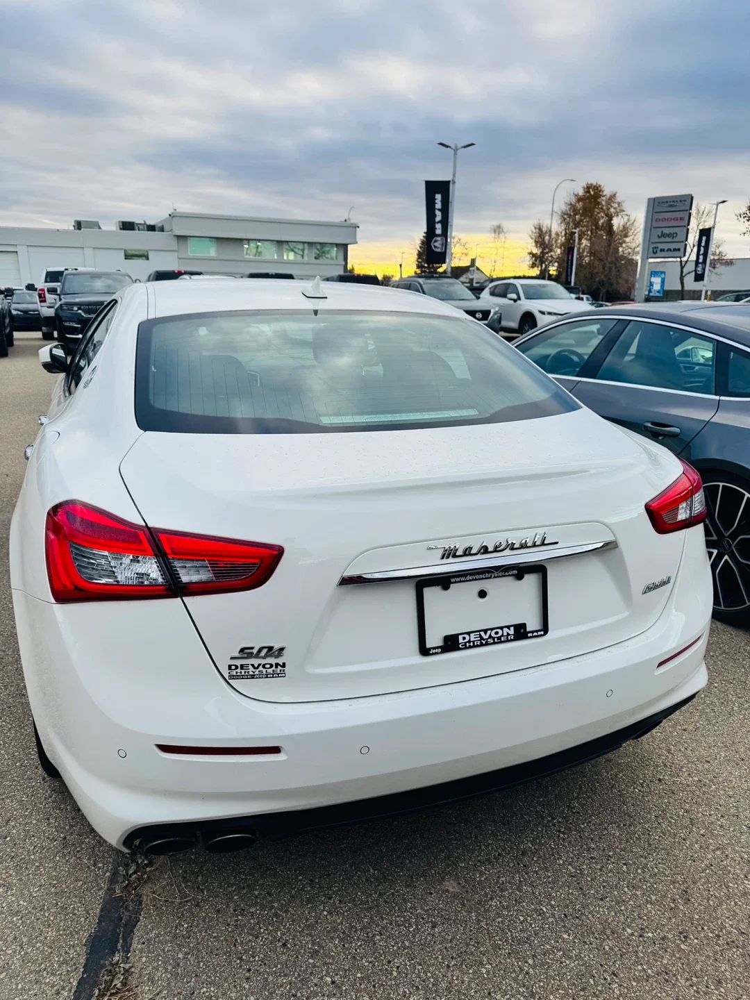 Maserati Ghibli image indicator(3)