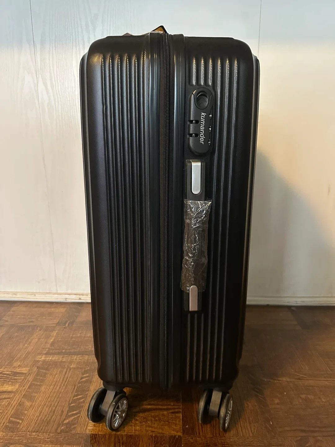 Kumander Black Carry-On Luggage image indicator(2)