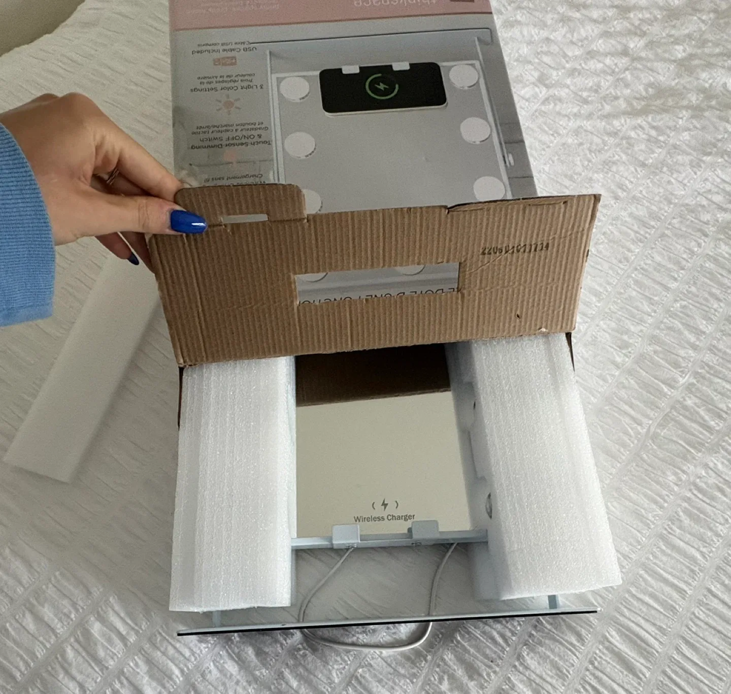 Thinkspace Bluetooth LED Vanity Mirror image indicator(3)