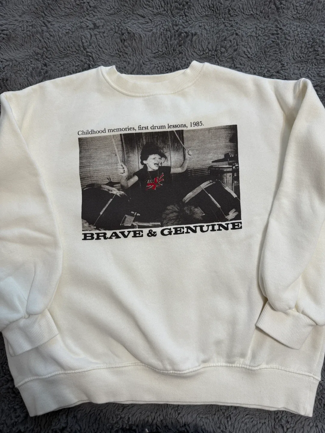 Bunch  of sweatshirts - Size 11-12 image indicator(2)