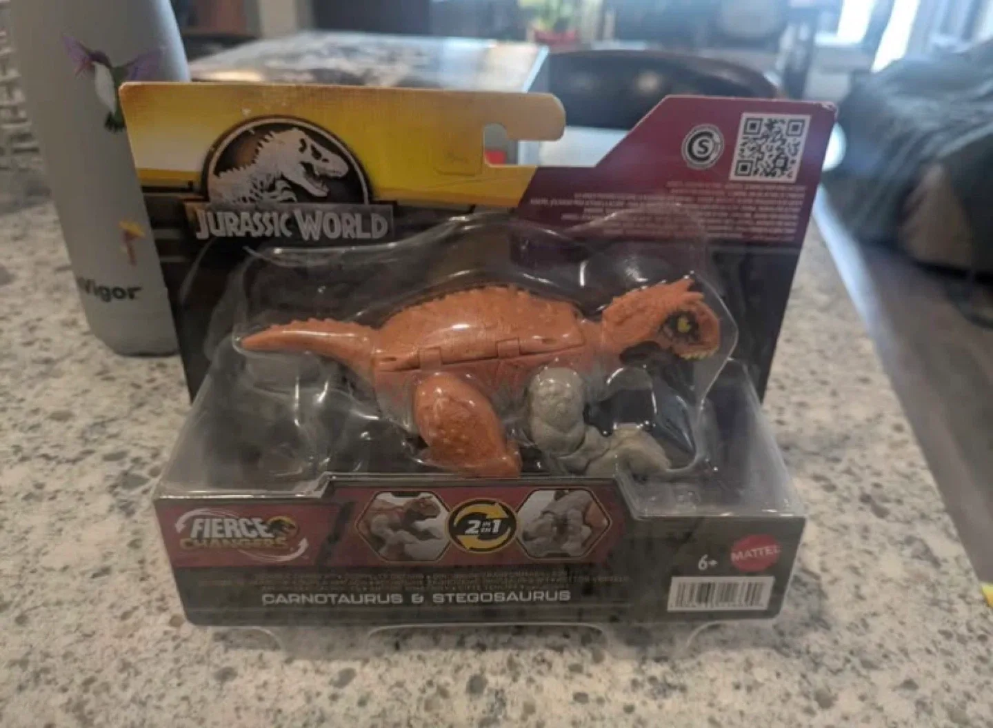 New Jurassic World Fierce Changers Carnotaurus & Stegosaurus