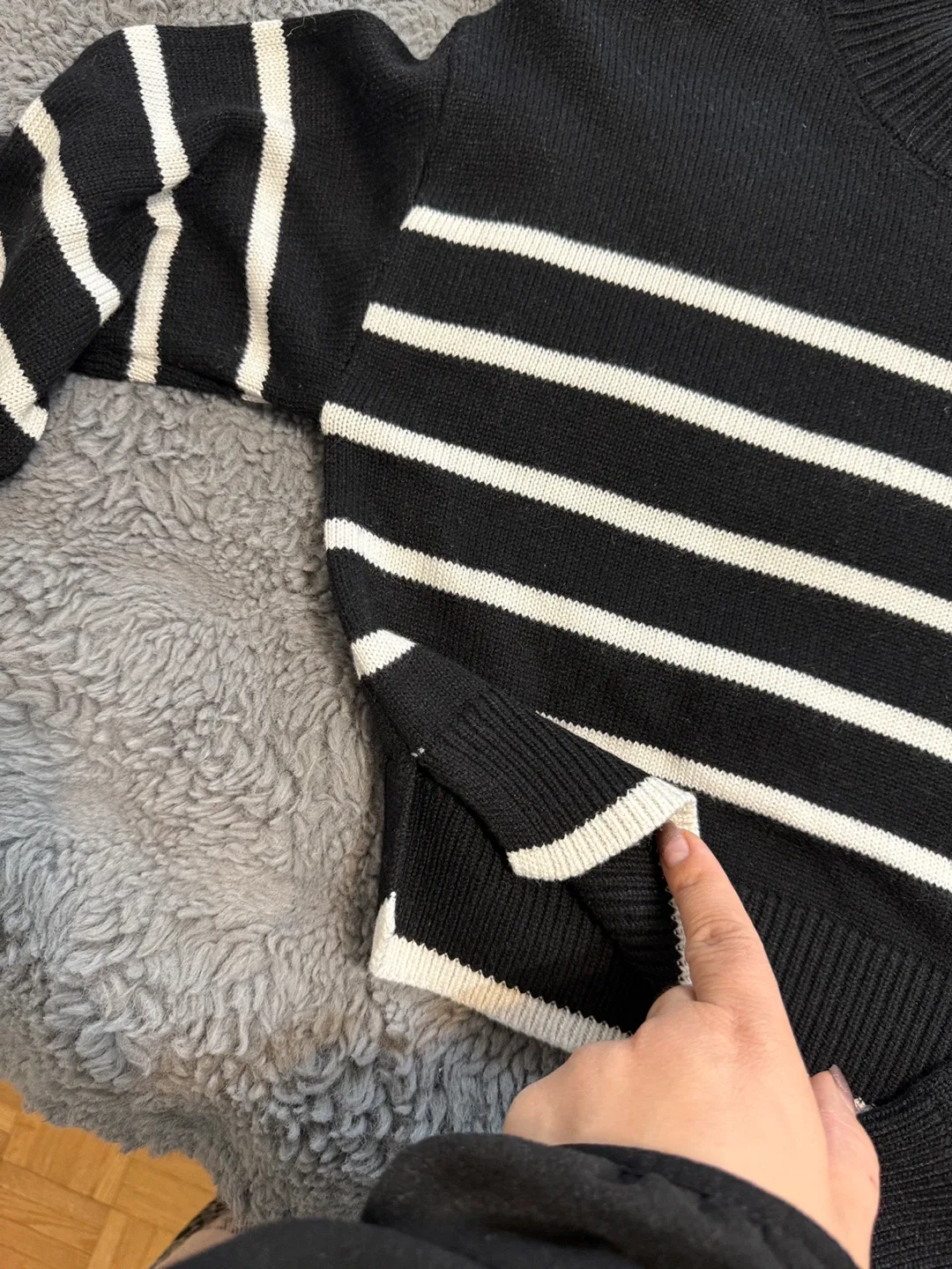 Joie Black Striped Sweater - Size S image indicator(2)