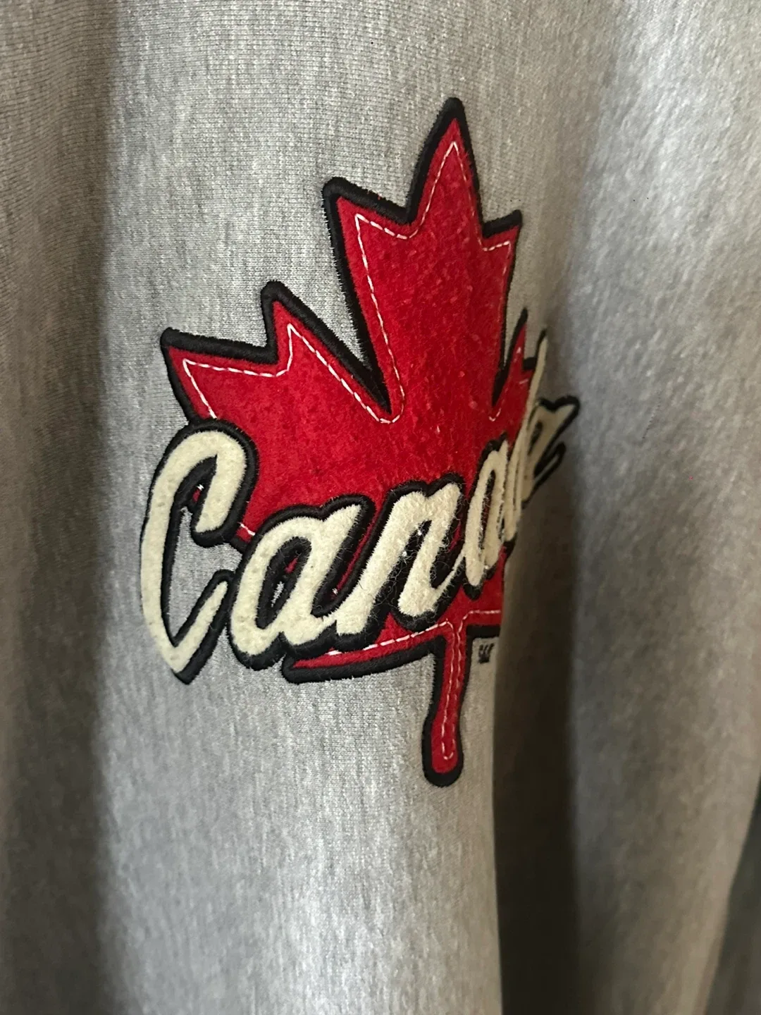 Grey Canada Maple Leaf Hoodie - Oversize image indicator(2)
