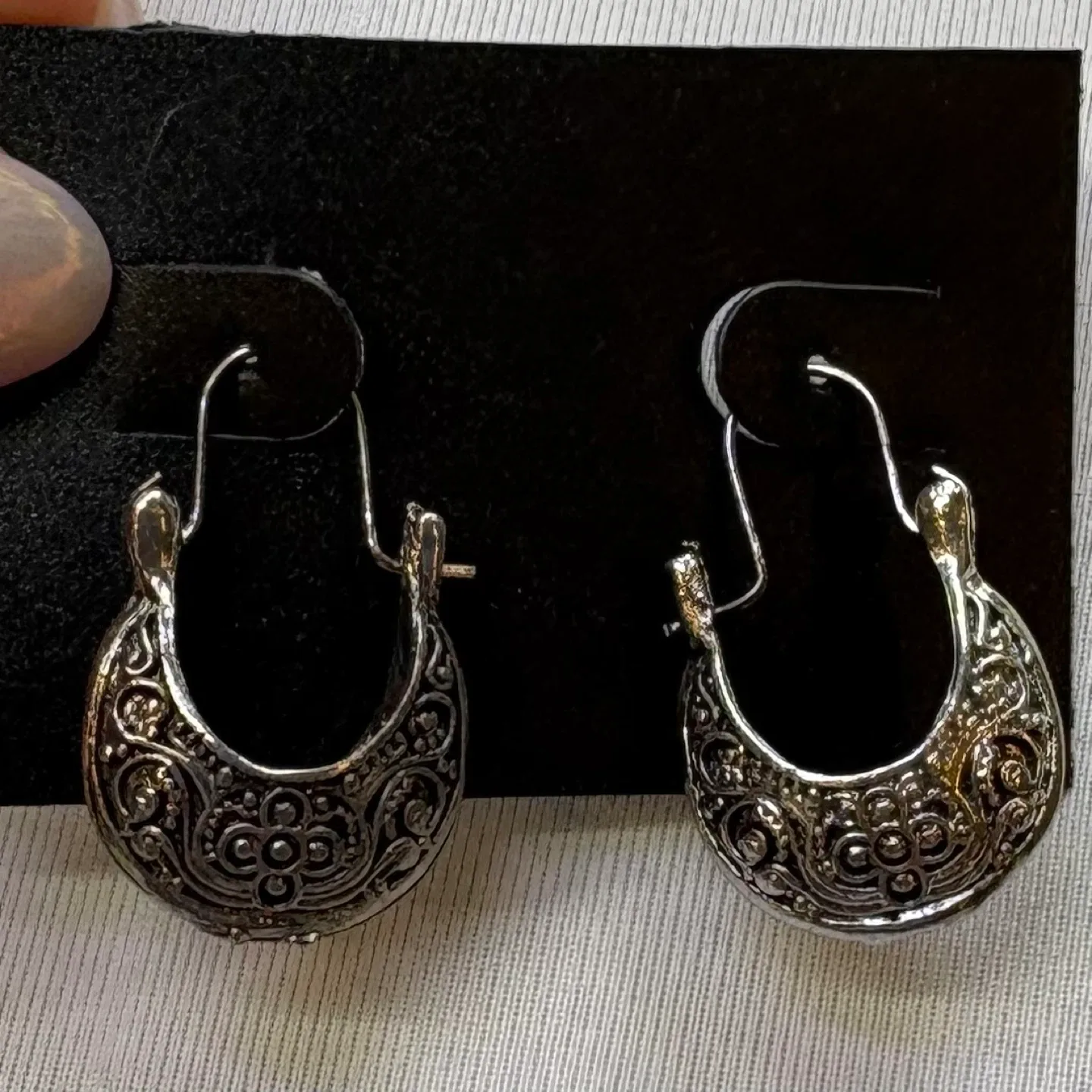 Boho Style Silver Basket Hoop Earrings Floral Engraved Design image indicator(2)