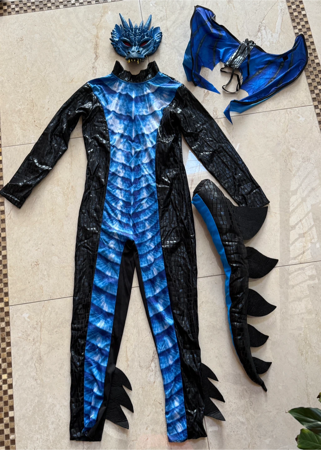 Deadly Dragon Costume (Size 12-14) - photo 2