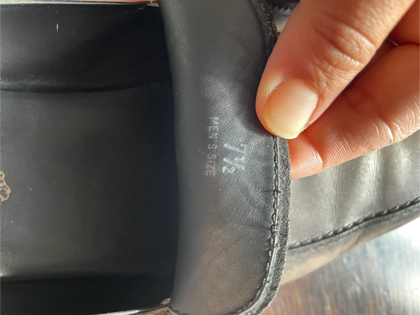 Tod’s brown leather men’s slip on loafers image indicator(4)