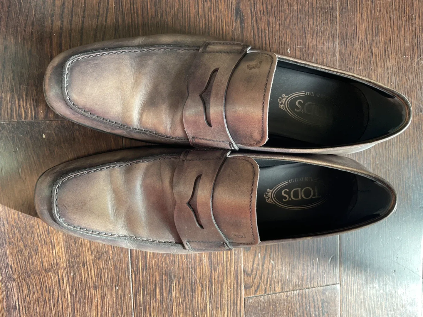 Tod’s brown leather men’s slip on loafers image indicator(2)