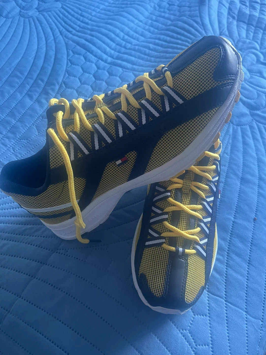 Tommy Hilfiger Sneakers - Size 8M - photo 2