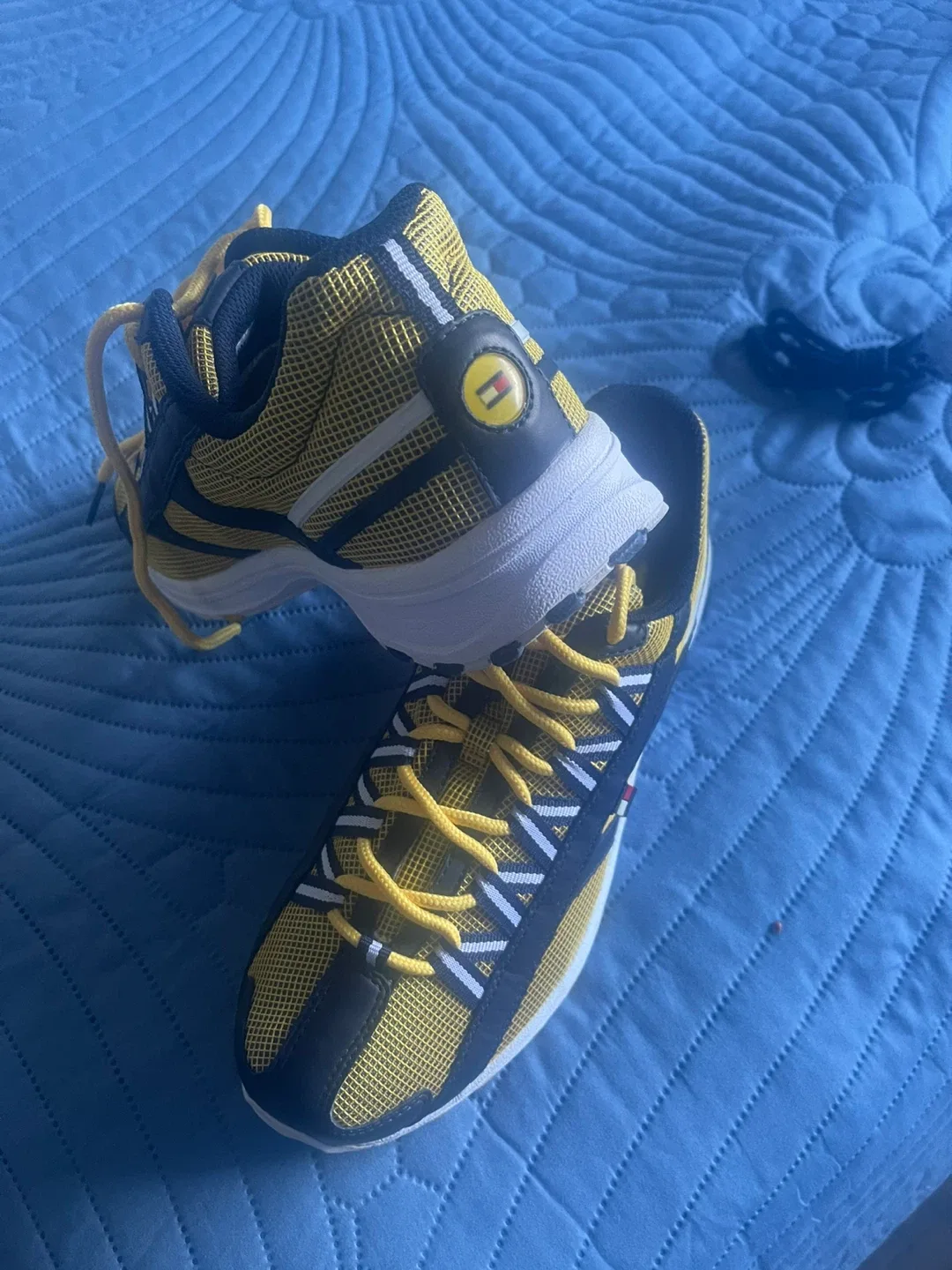 Tommy Hilfiger Sneakers - Size 8M image indicator(3)